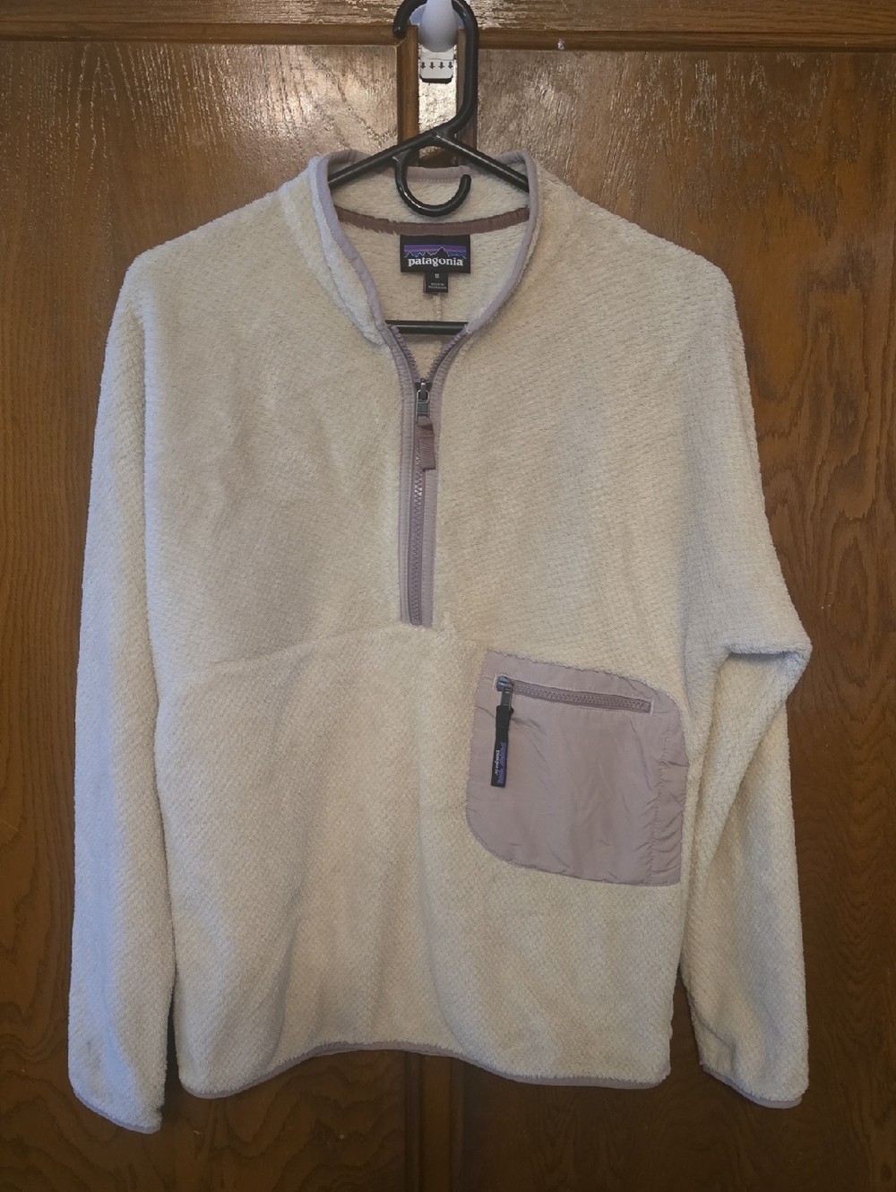 Patagonia Cream Quarter-Zip Fleece Pullover Womens